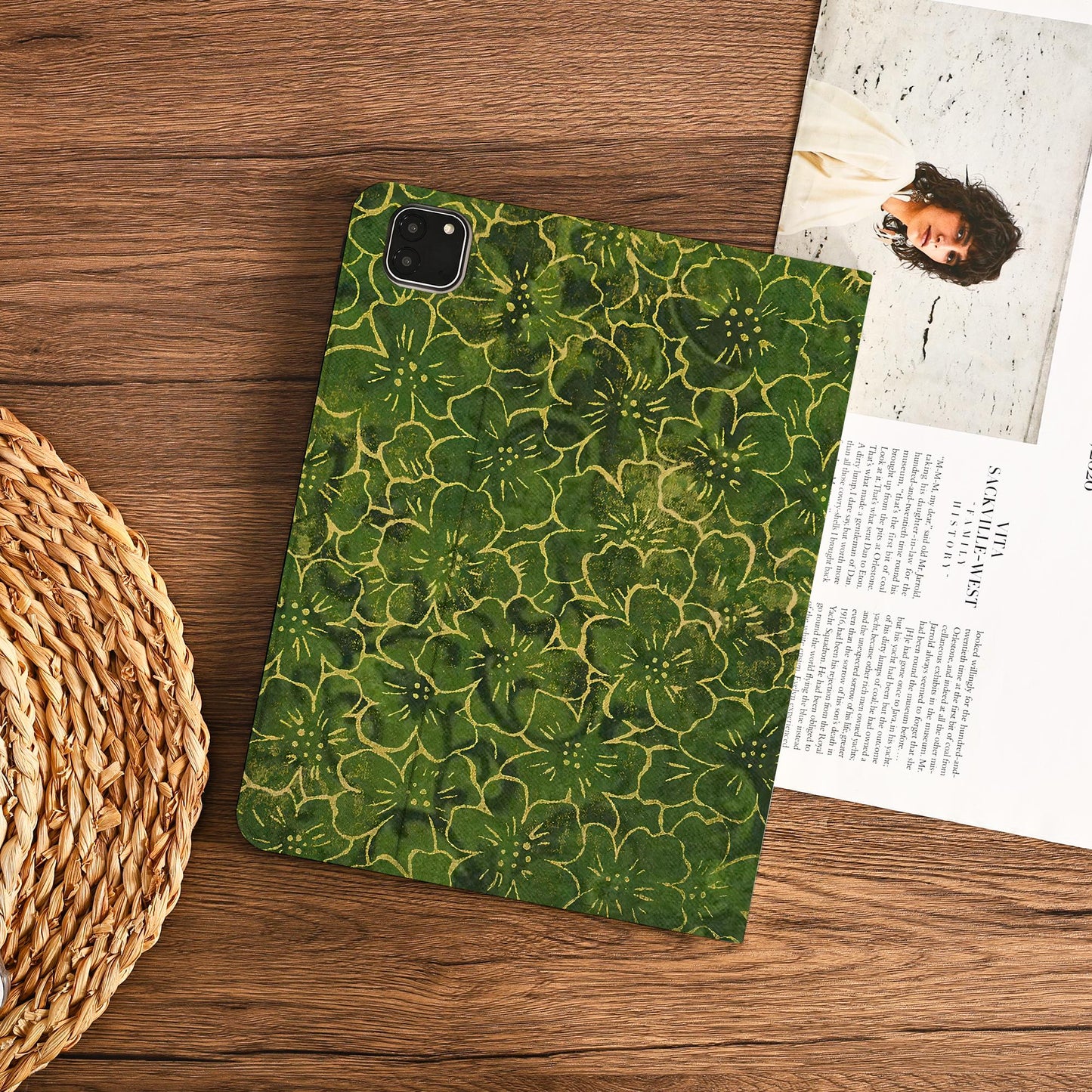 Dark Green Gold-embossed Floral Pattern Ipad Case With Pencil Holder Cover For Ipad 11 A16 2025 M3 Air 7/6 11" 10.9" 13" 2024 Pro 12.9 Inch